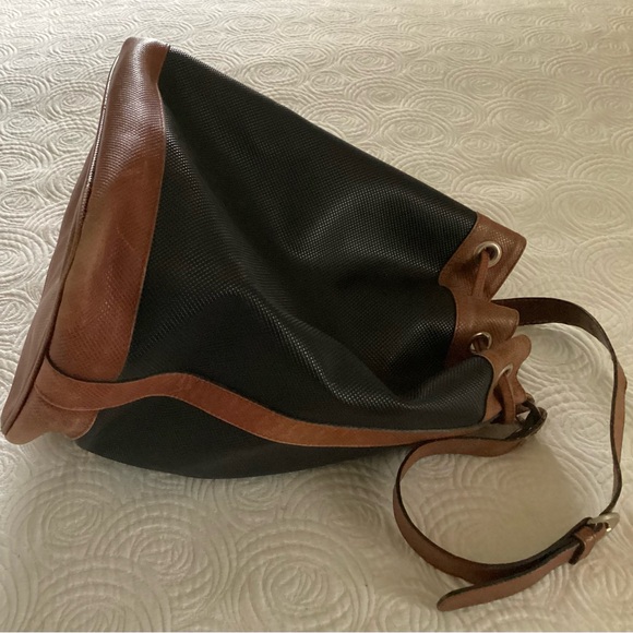 Bottega Veneta Marco Polo Bucket Bag - Picture 3 of 16